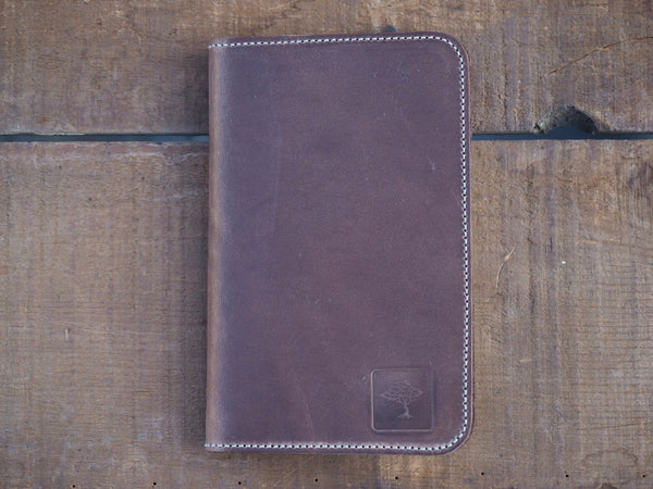 Field Notes/Passport Wallet in Natural Chromexcel