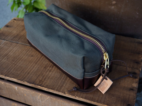 18oz Twill Canvas Dopp Kit in Pine