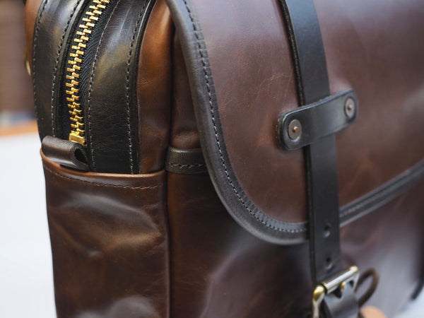 Field Bag in Brown Chromexcel Horsehide/Black Chromexcel