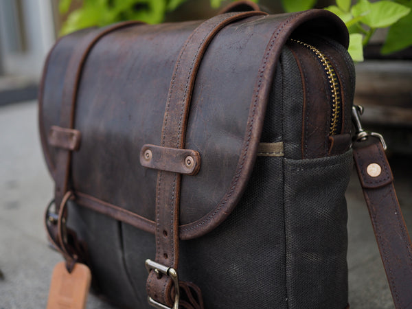 Field Bag in 37oz Heavy Olive Waxed Canvas/Snuff Mohawk Leather