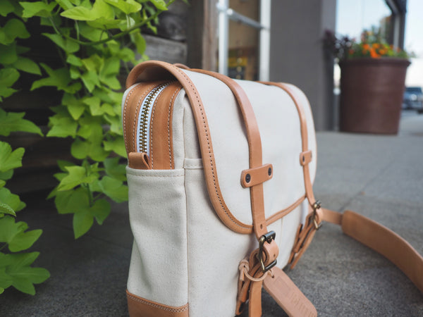 Field Bag in Natural Duck Canvas/Glazed Russet Harness